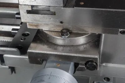 Фото JET GHB-1330A DRO Токарно-винторезный станок в интернет-магазине ToolHaus.ru