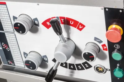 Фото JET GHB-1330A DRO Токарно-винторезный станок в интернет-магазине ToolHaus.ru