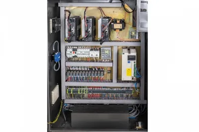 Фото JET JUTM-1834 Servo DRO Универсальный фрезерный станок в интернет-магазине ToolHaus.ru